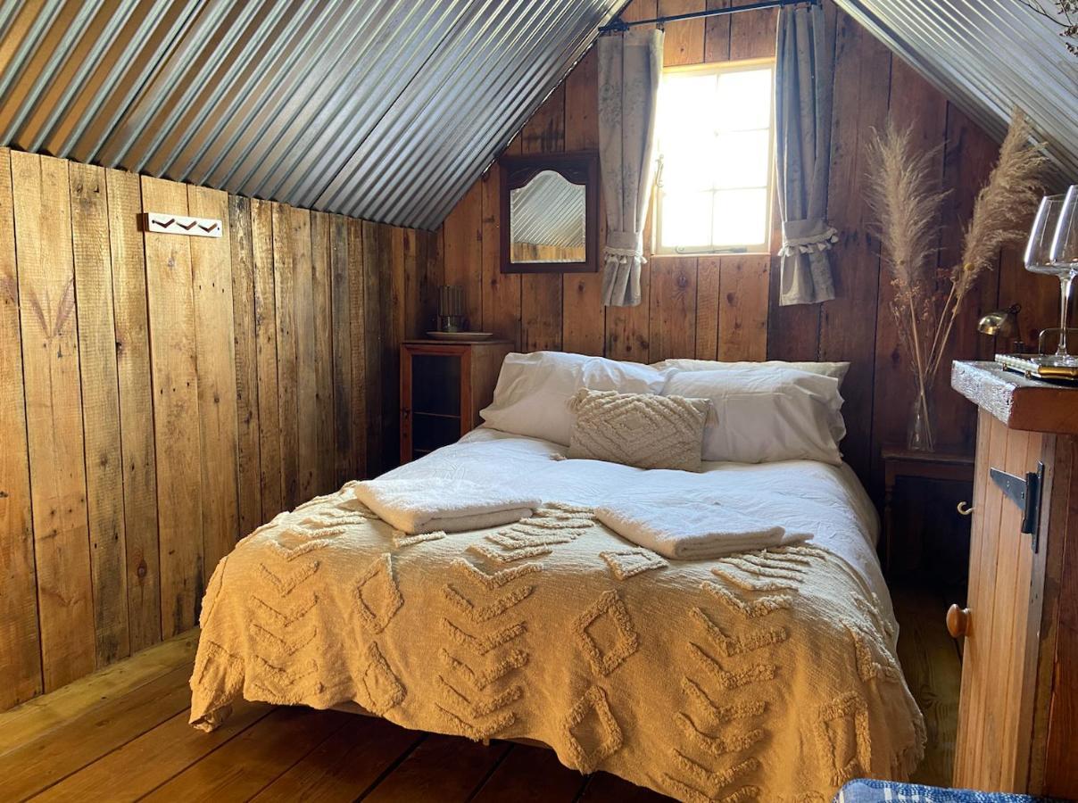 Fen Meadows Glamping - Luxury Cabins And Bell Tents Cambridge  Bagian luar foto