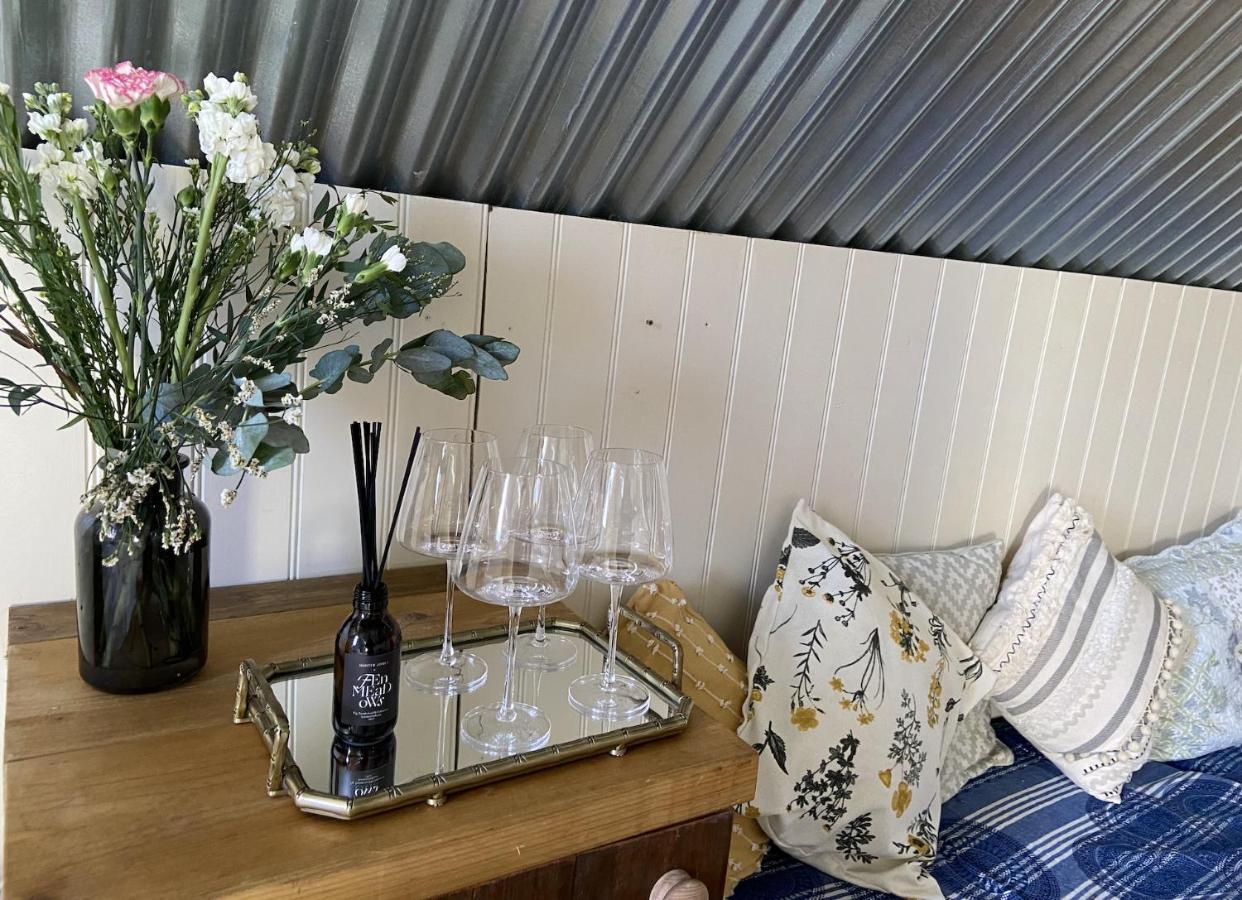 Fen Meadows Glamping - Luxury Cabins And Bell Tents Cambridge  Bagian luar foto