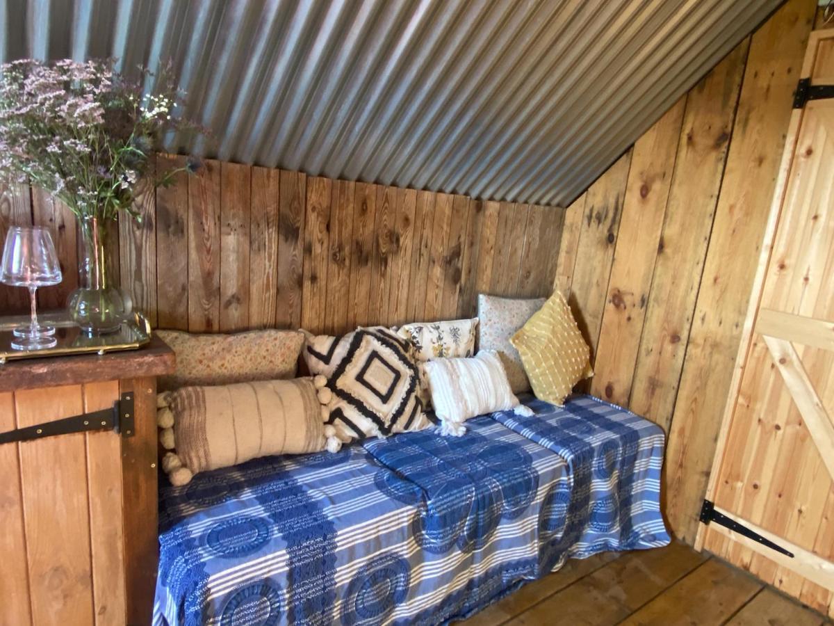 Fen Meadows Glamping - Luxury Cabins And Bell Tents Cambridge  Bagian luar foto