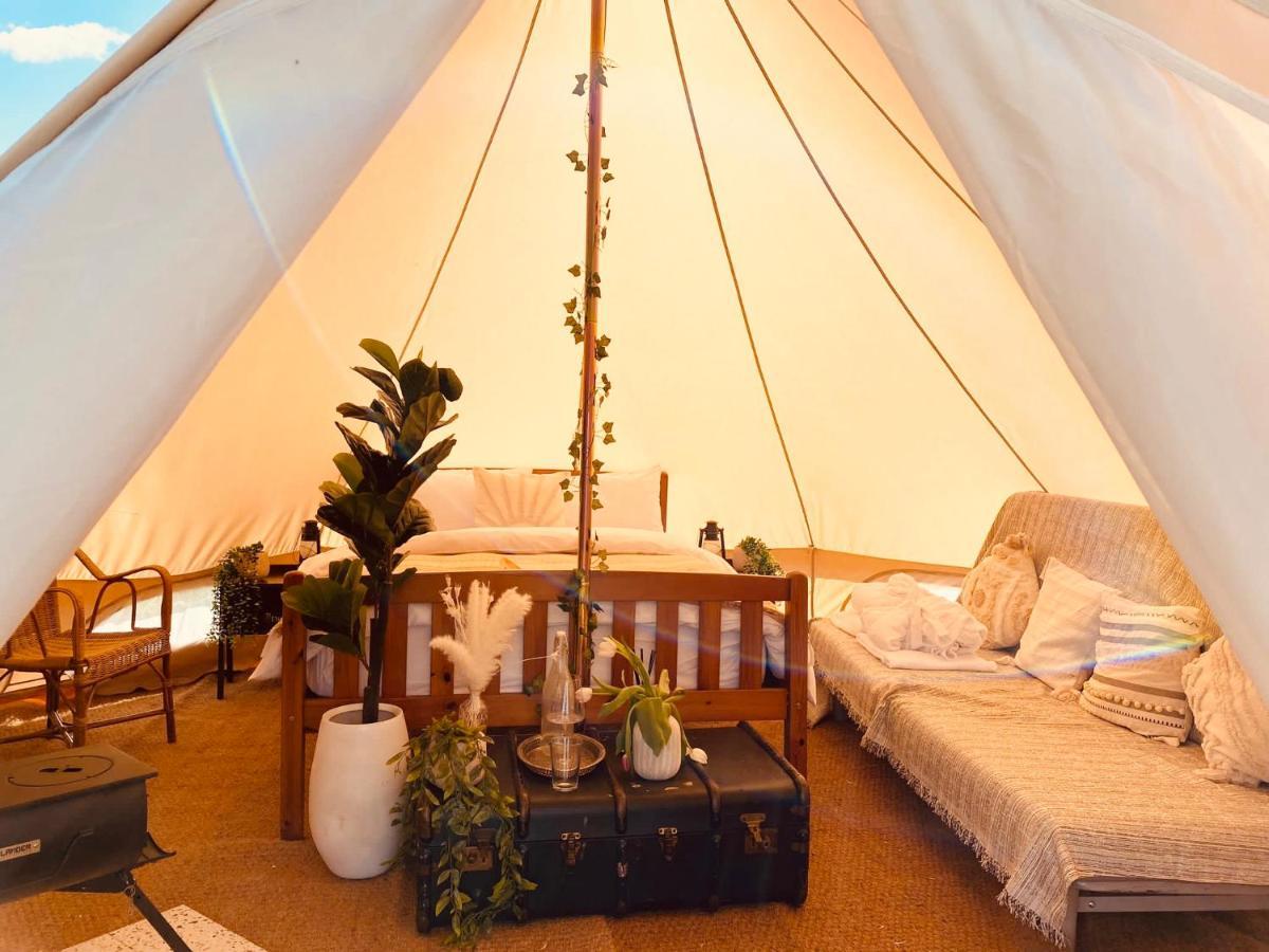 Fen Meadows Glamping - Luxury Cabins And Bell Tents Cambridge  Bagian luar foto
