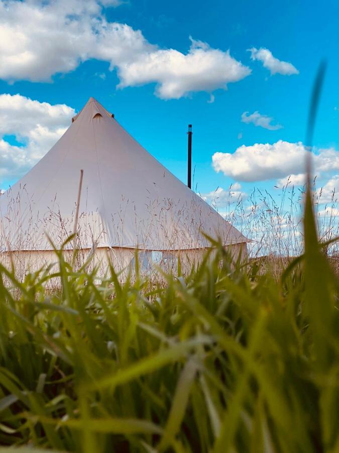 Fen Meadows Glamping - Luxury Cabins And Bell Tents Cambridge  Bagian luar foto
