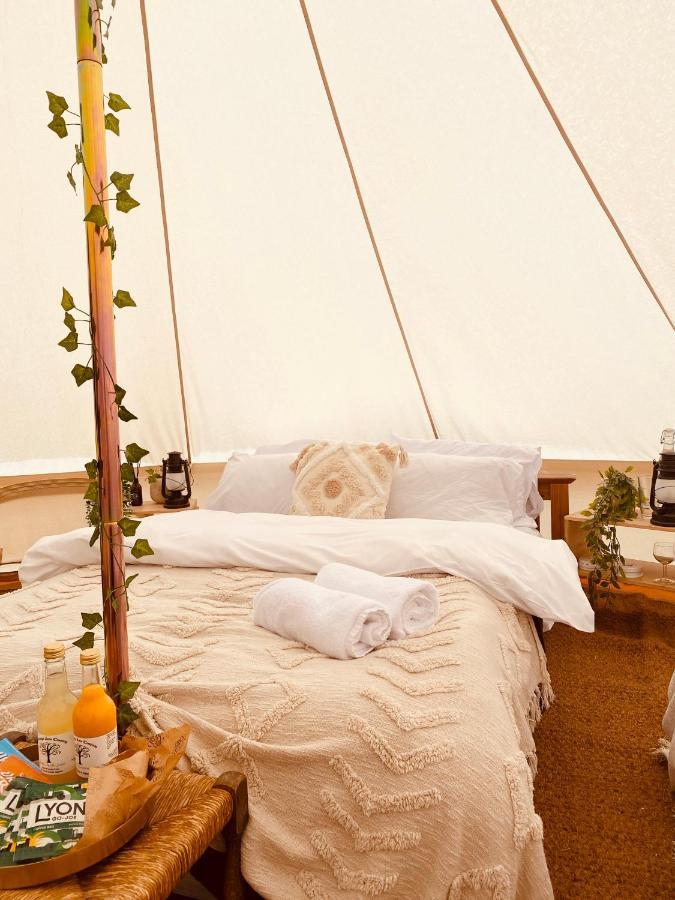 Fen Meadows Glamping - Luxury Cabins And Bell Tents Cambridge  Bagian luar foto
